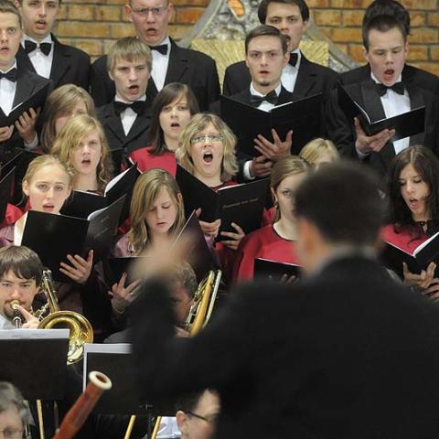 Ave Sol z Bielska-Białej i Resonans Con Tutti z Zabrza